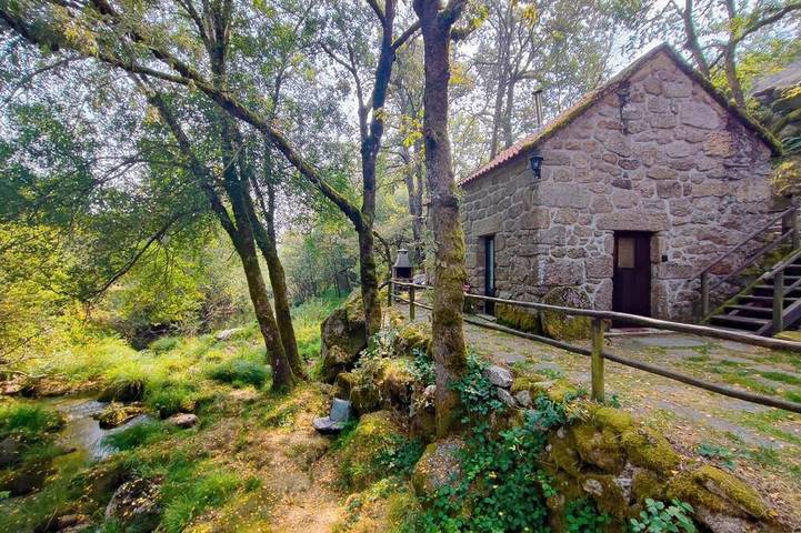 Gîte pour 4 personnes, avec balcon et jardin