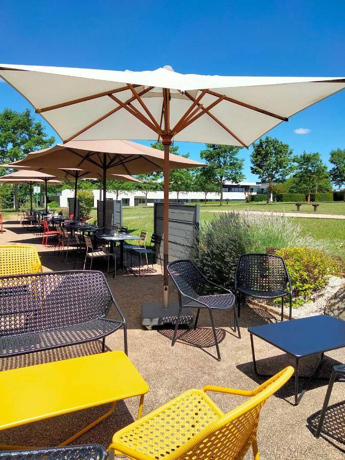 Hôtel pour 4 personnes, avec Terrasse ainsi que Jardin et Vue
