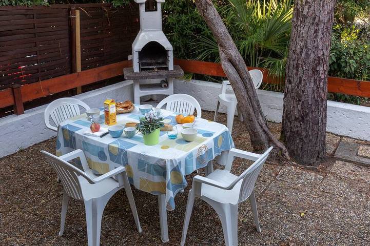Gîte pour 5 personnes, avec terrasse dans Plage des Bourdaines
