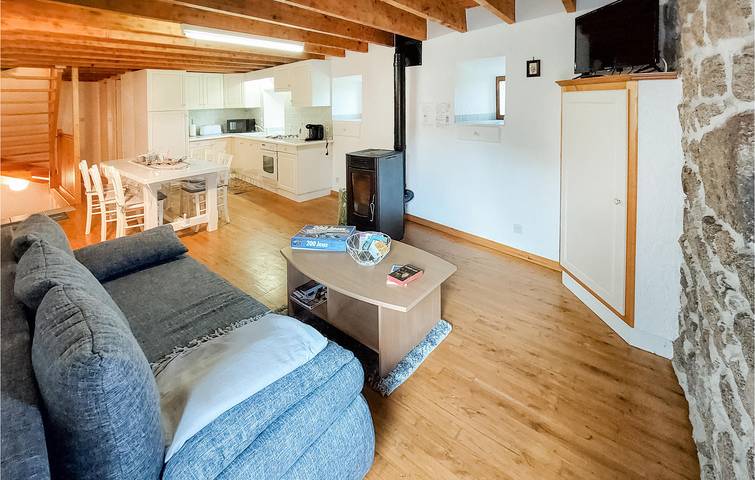 Location de vacances pour 6 personnes, avec vue ainsi que terrasse et jardin dans Montbrison - 4