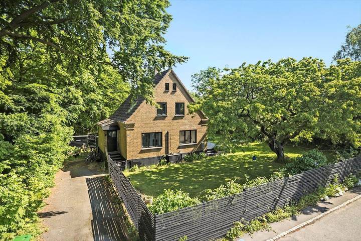 Feriehus for 6 personer, med terrasse og have - 1