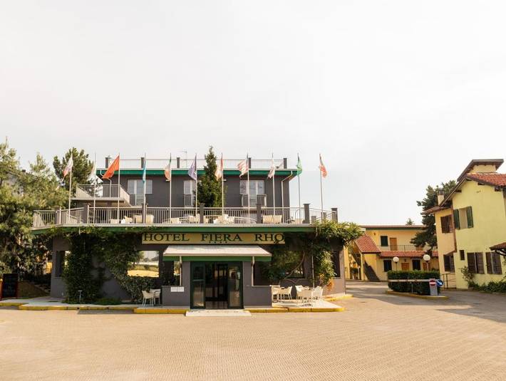 Hôtel pour 3 personnes, avec piscine et jardin - 1