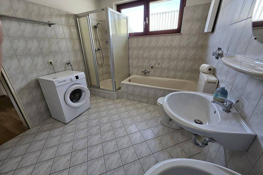 Ganze Wohnung, Gemütliche Penthouse Wohnung mit Dachterrasse in Bergshausen, Fuldabrück