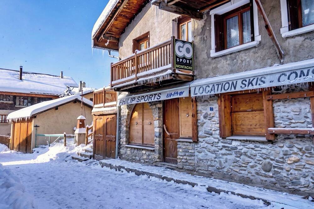 Appartement entier, Casa-La Fuste, centre Saint-Véran, ski au pied in Saint-Véran, Queyras