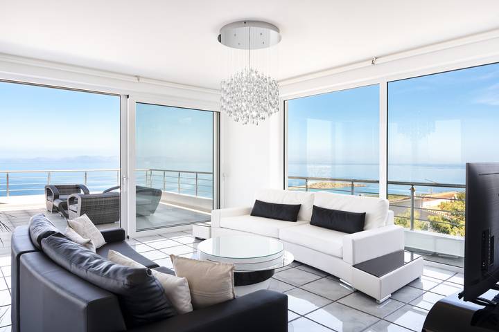 Ganze Wohnung, Apartment "Villa Coral – Erster Stock" mit privatem Pool & Wlan in Markopoulo-Mesogaia, Regionalbezirk Ostattika