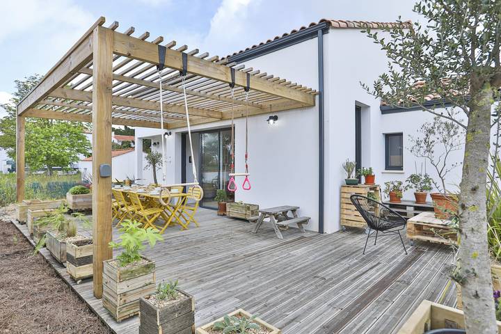 Gîte pour 8 personnes, avec jardin, adapté aux familles dans Office De Tourisme De Brem Sur Mer