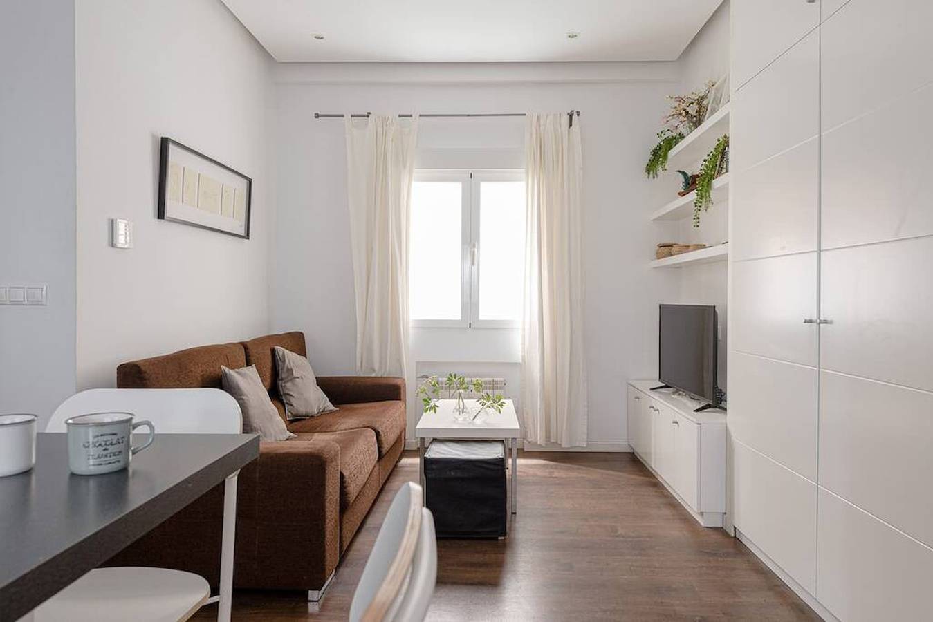 Apartamento entero, Housing Cuatro Caminos by Sharing Co in Tetuán (desambiguación), Madrid