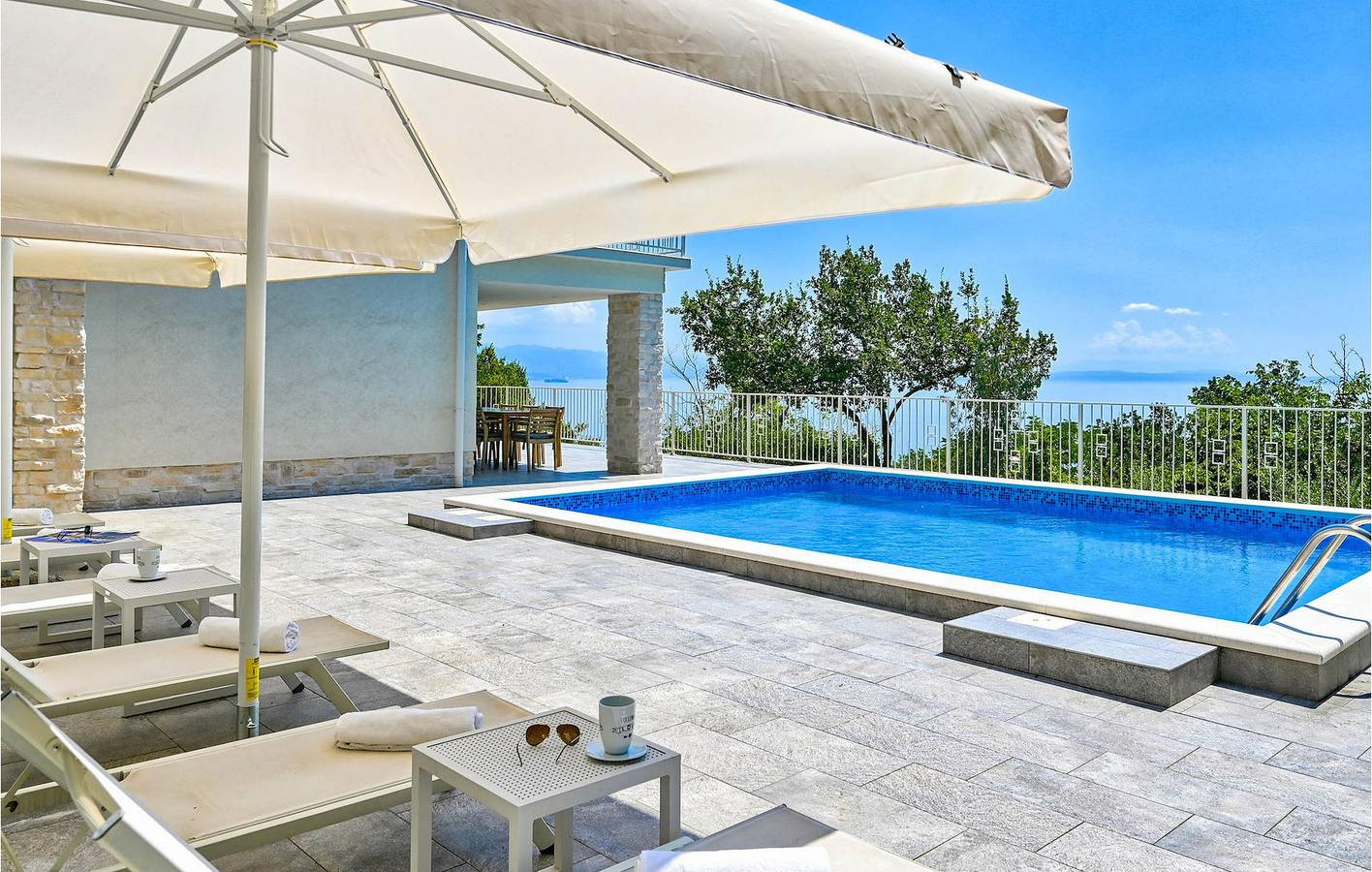 Spacious 150m² Apartment with Pool near Dog Beach in Opatija Riviera