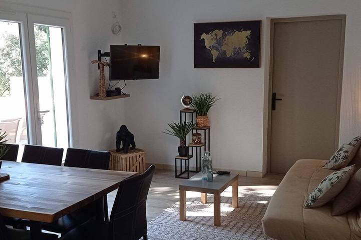 Location de vacances pour 7 personnes, avec terrasse ainsi que jardin et piscine à Gaujac - 4