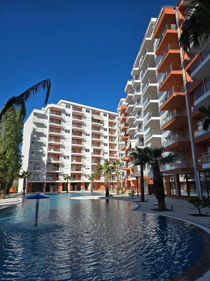 Appartement de vacances pour 2 personnes, avec jardin ainsi que vue et piscine, animaux acceptés