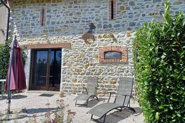 Location de vacances pour 6 personnes, avec terrasse et jardin à Gannay-sur-Loire