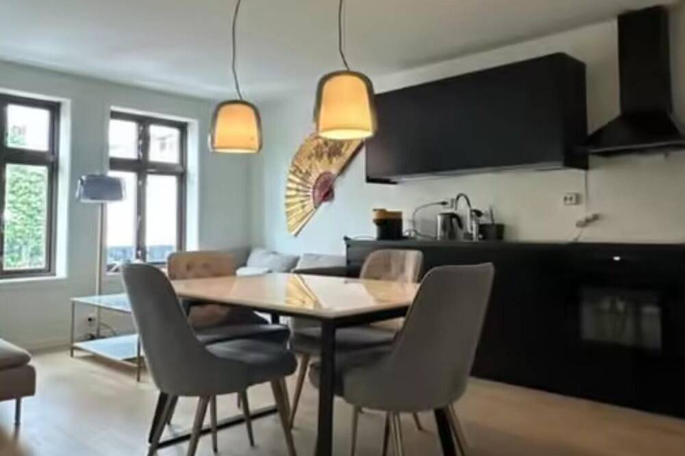 Entire apartment, Deluxe central 2 bedrooms with view and underground garage in Stavanger in Storhaug, Stavanger