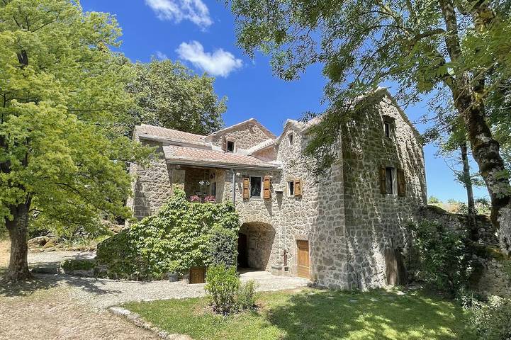 Gîte pour 6 personnes, avec Terrasse et Jardin