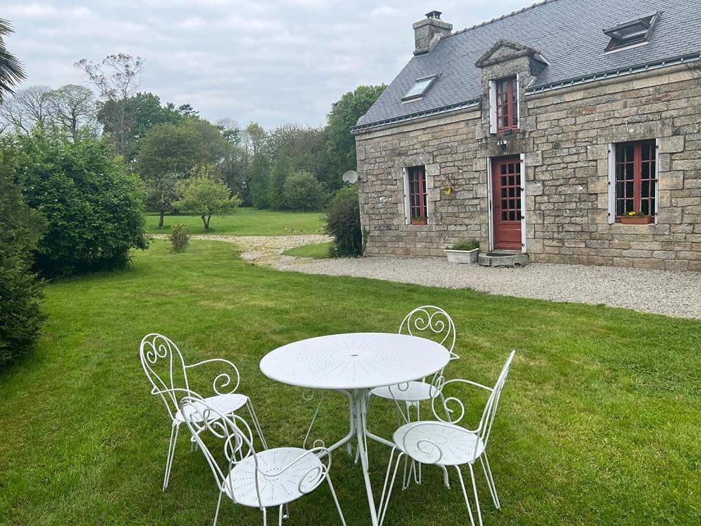 Grande maison avec piscine couverte et chauffée in Saint-Barthélemy (France), Région de Pontivy