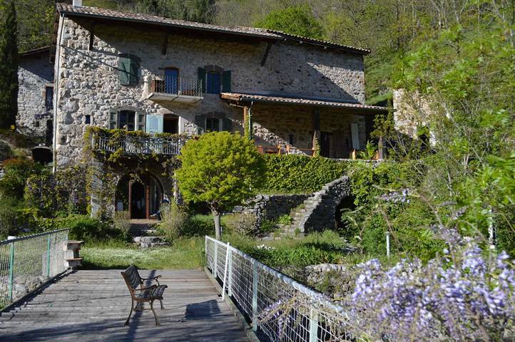 Cottage pour 8 personnes, avec jardin à Montpezat-sous-Bauzon