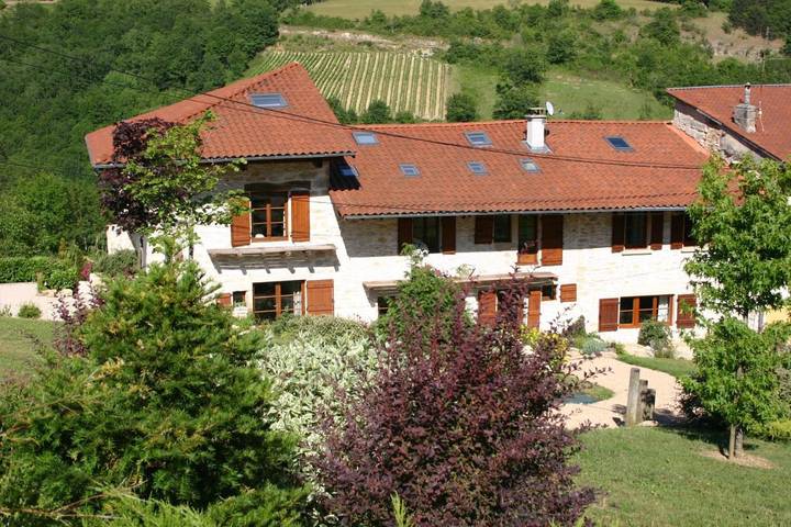 Gîte pour 8 personnes, avec jardin et vue à L'Abergement-de-Varey