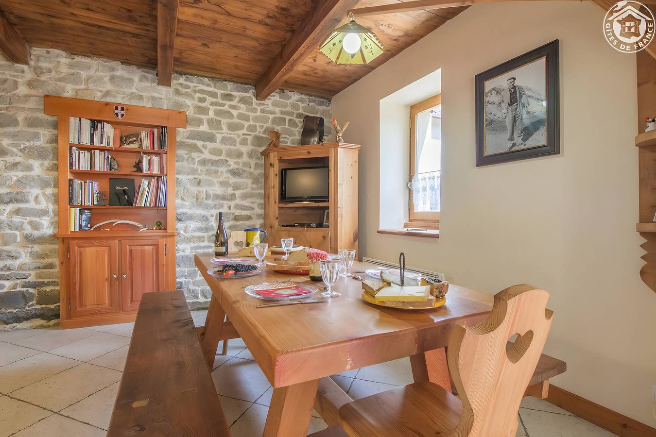 Ganze Wohnung, Ferienwohnung 'Le Blanchon' mit Bergblick und Wi-Fi in Montricher-Albanne, Region Saint-Jean-de-Maurienne
