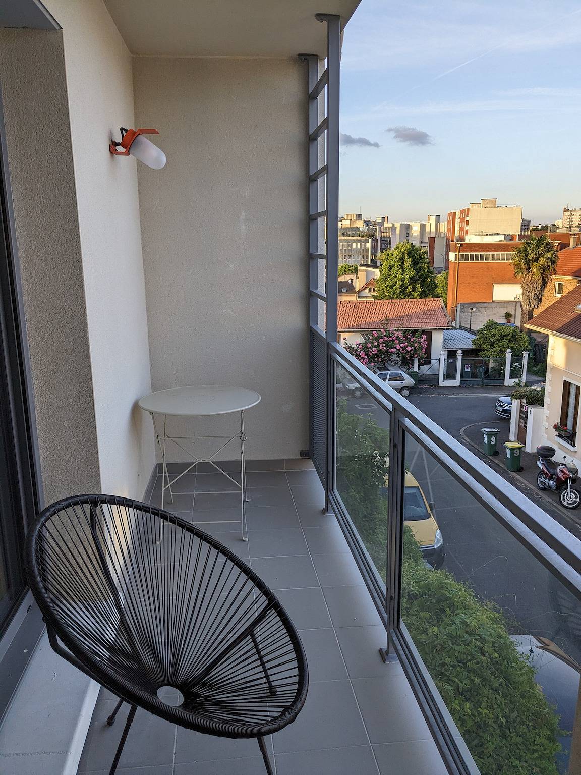 Ganze Wohnung, La campagne à Paris : Helle neue Ferienwohnung in grüner Umgebung in Malakoff, Hauts-de-Seine