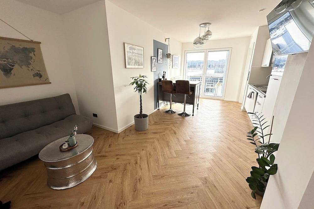 Apartamento entero, Close to the city center with parking space, balcony, lockable bike box & charging station in Deutsches Eck, Coblenza