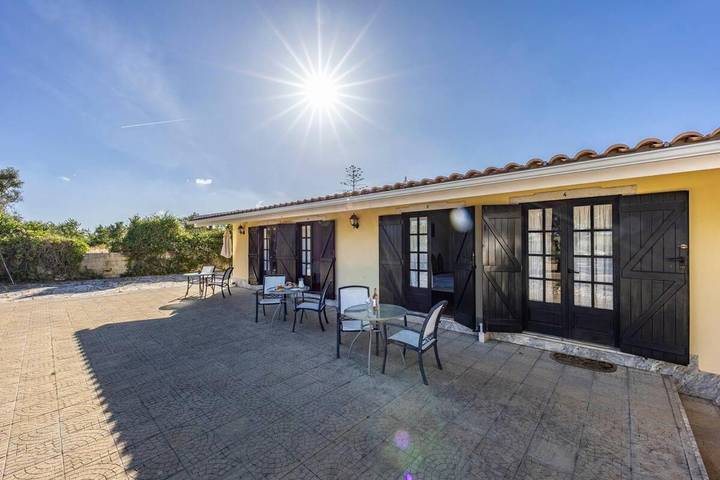 Maison d’hôte pour 2 personnes, avec jardin et piscine ainsi que terrasse et vue dans Odiáxere - 2