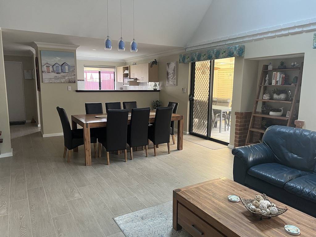 Stadthaus, kostenlos unbegrenzt Wifi, 200 m zum Strand, ruhig, eingezäunt, 2 Autos undercover in Dunsborough, Western Australia