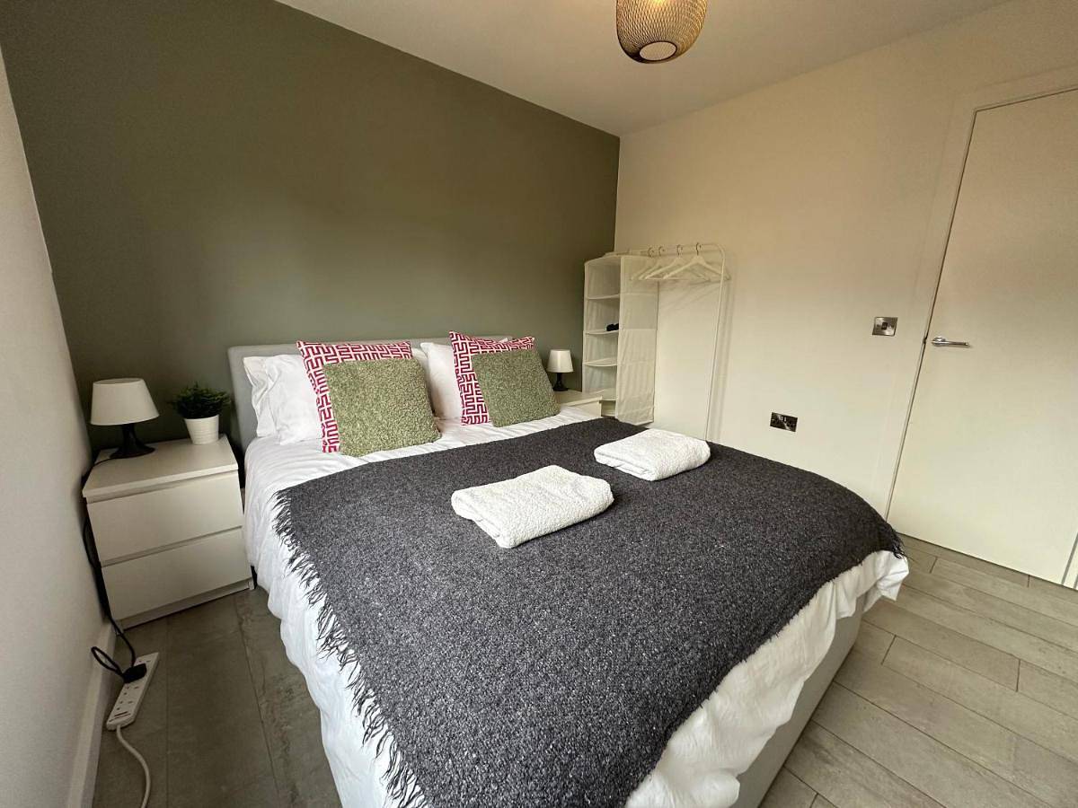 Entire apartment, Two-Bedroom Apartment in Arbury Ward, Cambridge