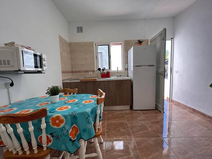 Gîte pour 3 personnes, avec terrasse dans Alojera - 2
