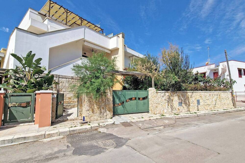 Villino Nicole 50m dal mare, veranda, Bbq in Baia Verde, Golfo di Taranto