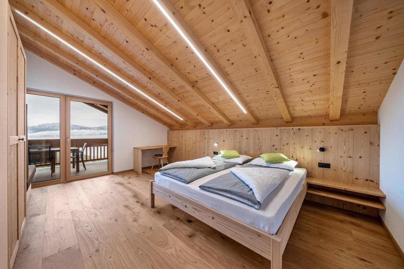 Ganze Wohnung, Ferienwohnung 'Parliflhof Apt Laugenblick' mit Bergblick, Gemeinschaftsgarten und Wlan in Mölten, Sarntaler Alpen