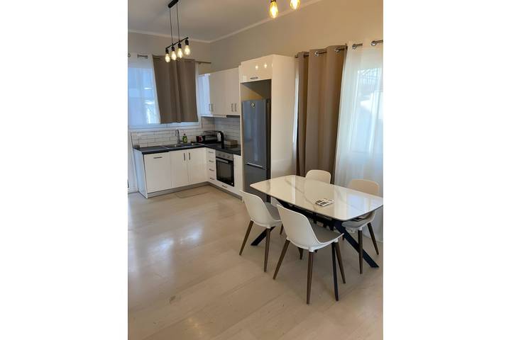 Διαμερίσματα διακοπών για 6 άτομα, με μπαλκόνι στο Νεοχώρι (Λευκάδα)