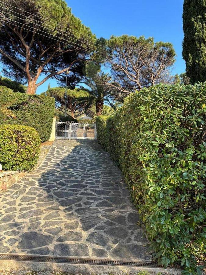 Location de vacances pour 5 personnes, avec Terrasse et Jardin à Roquebrune-sur-Argens
