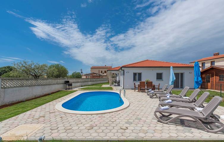 Ferienhaus für 6 Personen, mit Balkon/Terrasse und Garten sowie Pool in Nova Vas - 2