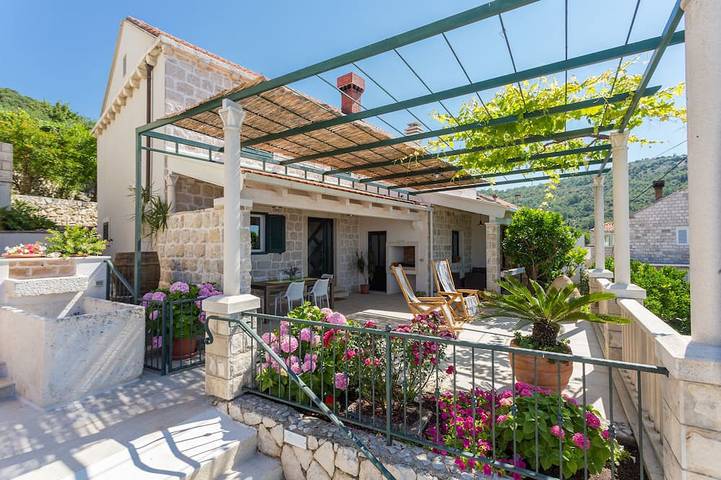Ferienhaus für 6 Personen, mit Garten und Terrasse in Grad Dubrovnik