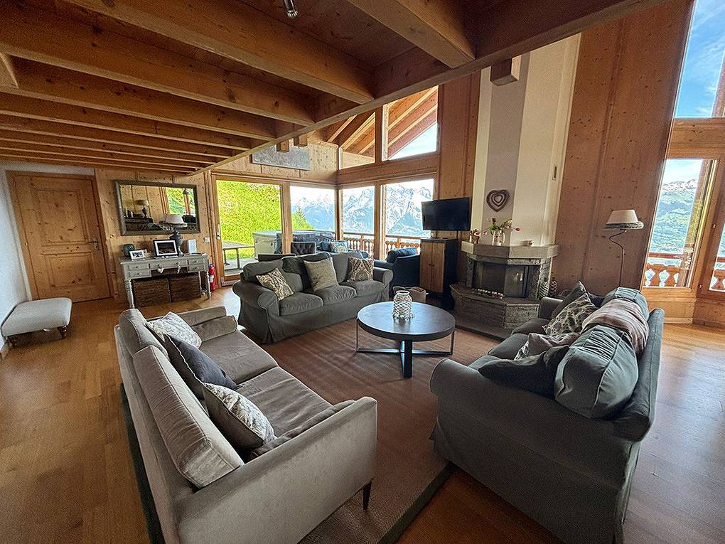 Holiday home for 8 people with hot tub in Nendaz, Wallisian Alps