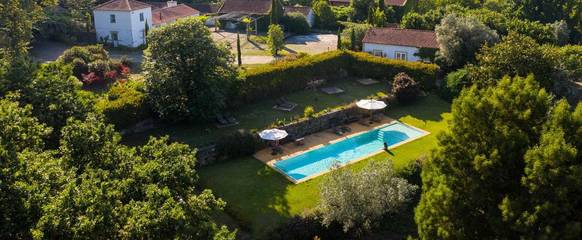 Maison de campagne pour 3 personnes, avec piscine ainsi que jardin et vue dans Refóios do Lima
