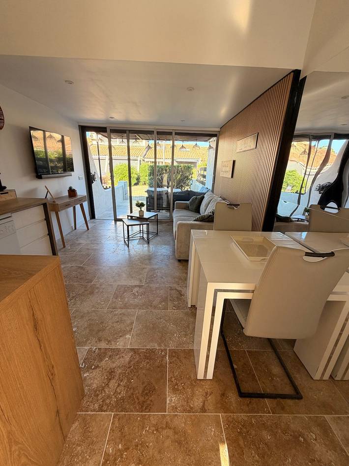 Villa „Sexty-nine“ mit gemeinsamer Terrasse, WLAN und Klimaanlage in Cap d'Agde, Agde