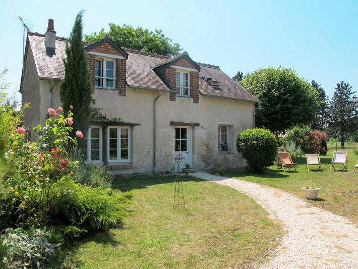 Location de vacances pour 4 personnes, avec terrasse et jardin à Monteaux