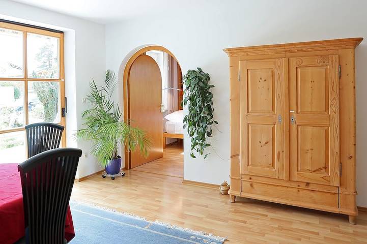 Ganze Wohnung, Nur 20 Minuten ins Münchner Zentrum: 90 m² Ferienwohnung in Toplage in Schäftlarn, Starnberger See