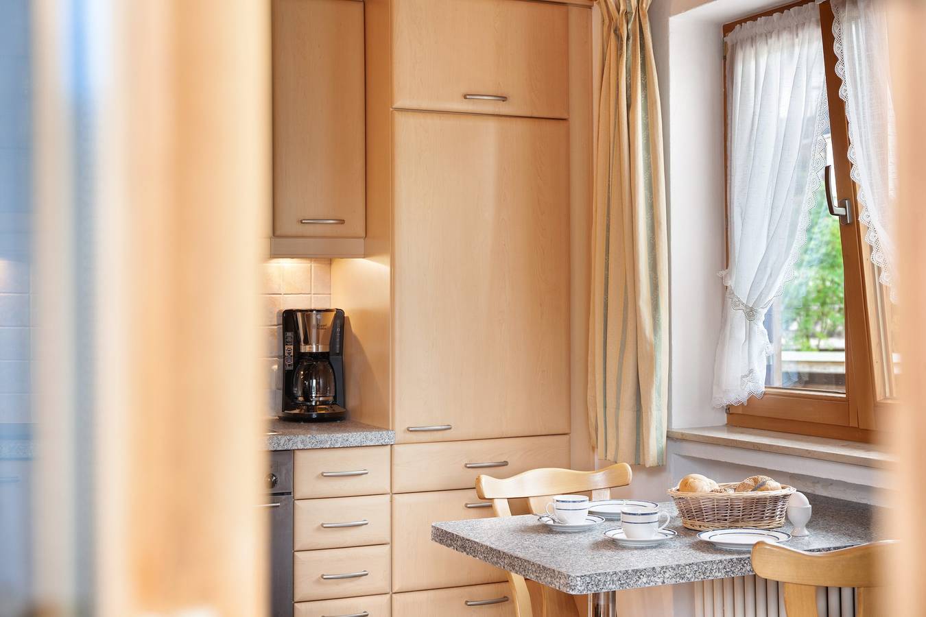 Ganze Wohnung, Ferienwohnung Zugspitze mit Bergblick, Balkon und Wlan in Grainau, Eibsee