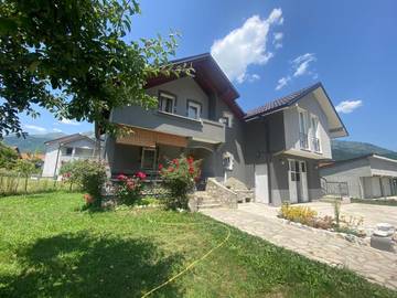 Maison d’hôte pour 4 personnes, avec jardin et vue dans Gusinje