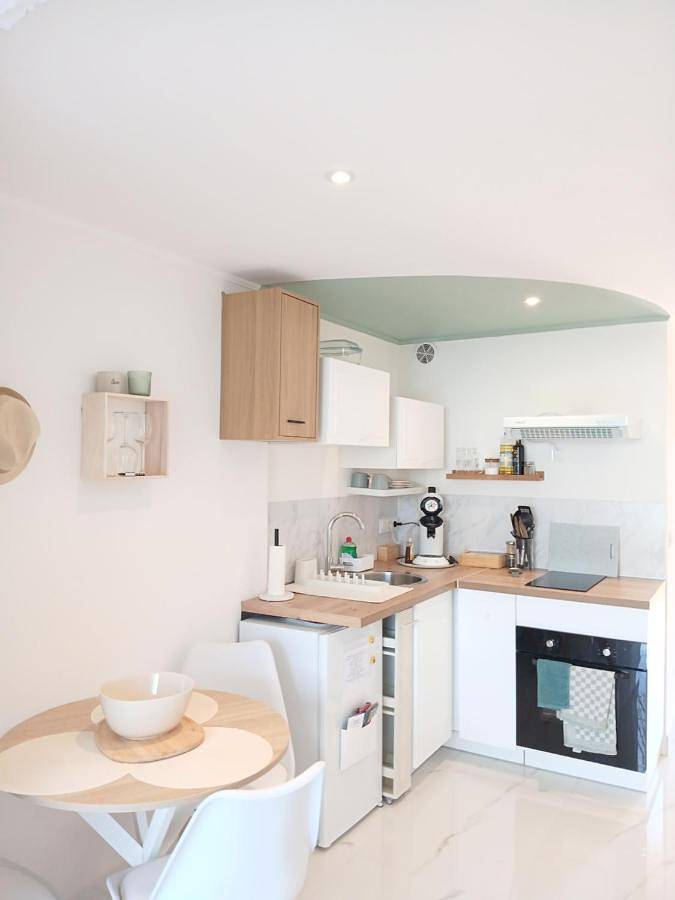 Gîte pour 3 personnes, avec bassin pour enfant ainsi que piscine et jardin à Saint-Vallier-de-Thiey - 3