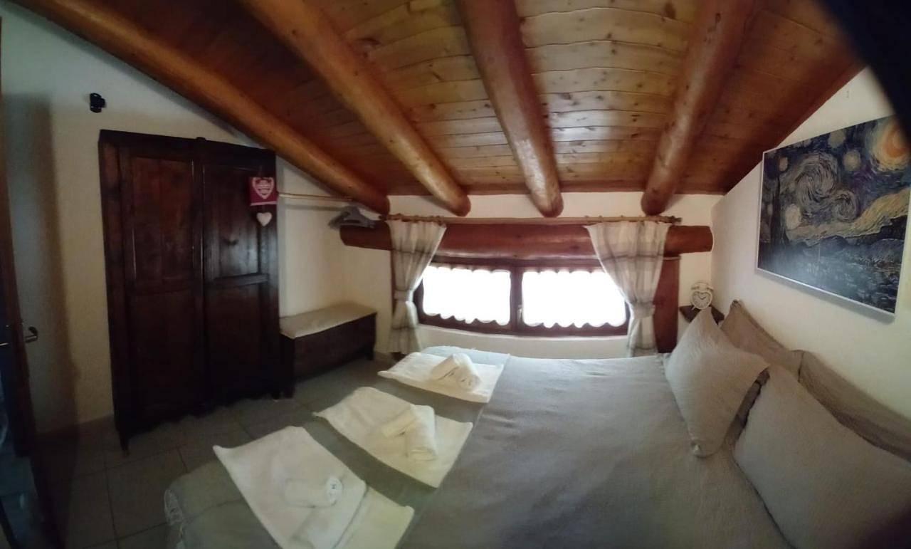 Appartement entier, Appartamento incantevole con vista sulla vallata in Corgnolaz, Chamois