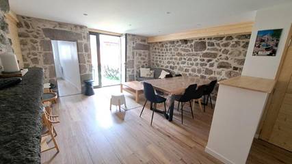 Gîte pour 8 personnes, avec terrasse dans Office De Tourisme Besse