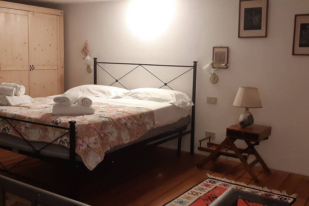 In Chianti along the Francigena - La Voliera Country House in Colle di Val d'Elsa, Siena Province