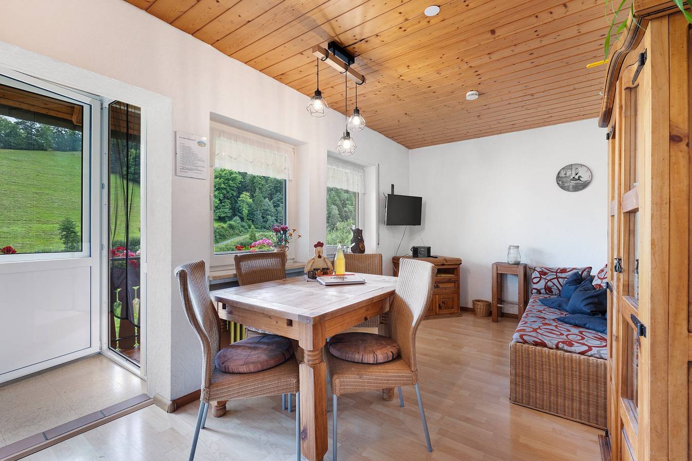Ganze Wohnung, Apartment 'Waldblick' mit Bergblick, Gemeinschaftsgarten und Wlan in Kirchzarten, Südschwarzwald