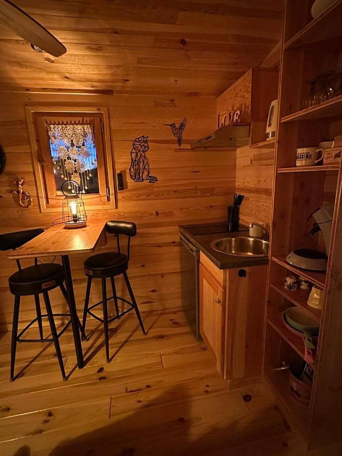 Gîte pour 2 personnes, avec piscine ainsi que jardin et jacuzzi à Baron - 2