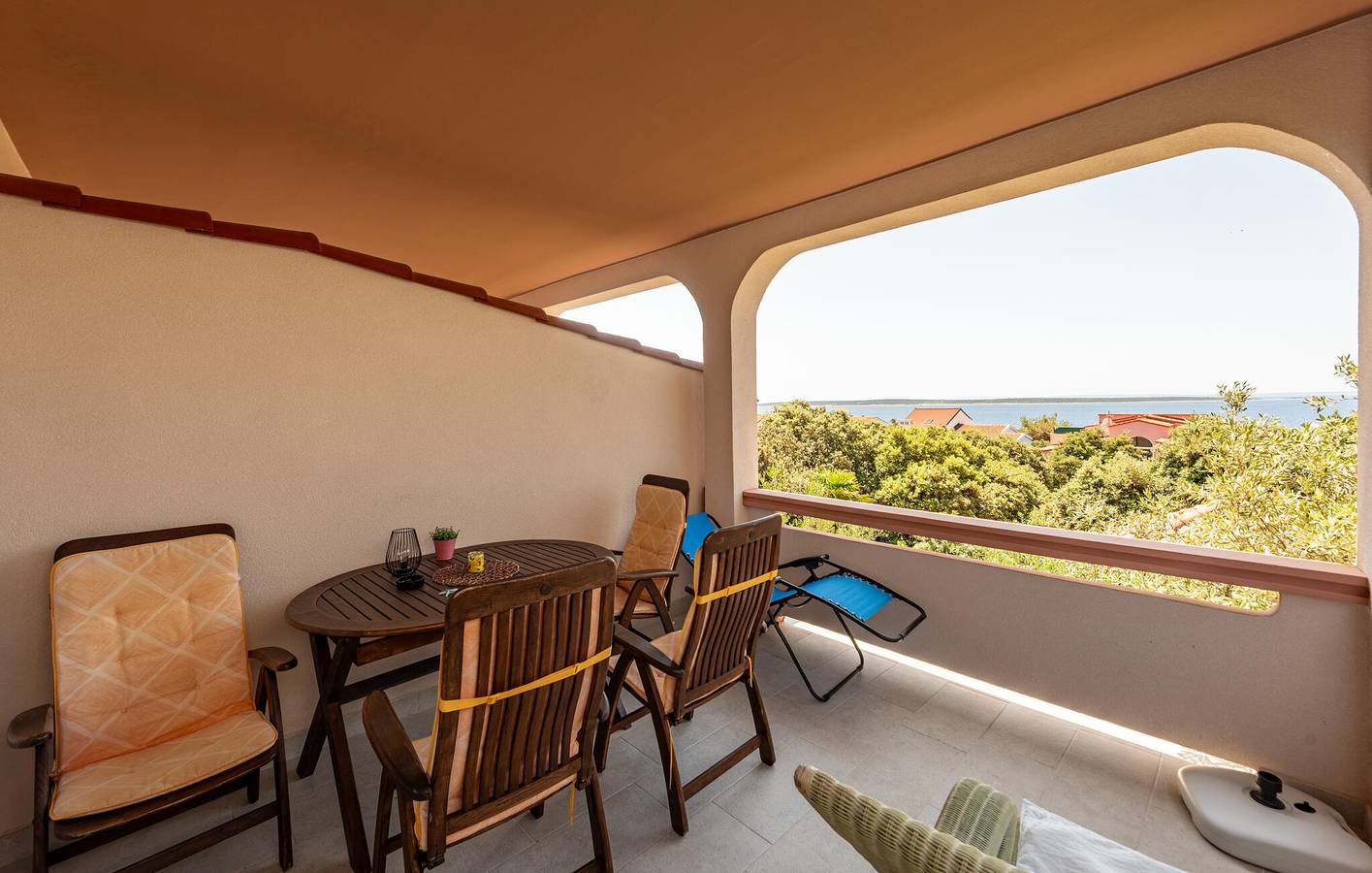 Ganze Ferienwohnung, Ferienwohnung für 4 Personen mit Terrasse in Mandre, Pag