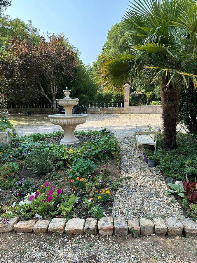 Chambre d’hôte pour 2 personnes, avec jardin et vue ainsi que terrasse et piscine, animaux acceptés à Bayon-sur-Gironde - 3