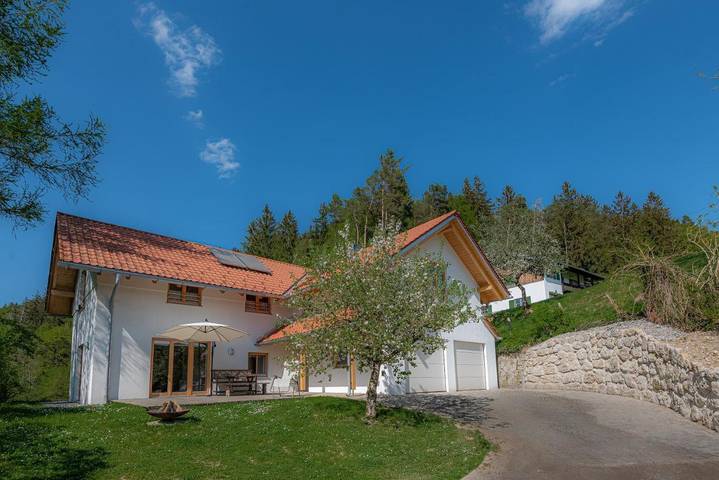Ferienhaus für 6 Personen, mit Terrasse und Garten sowie Ausblick in Miesbach - 2