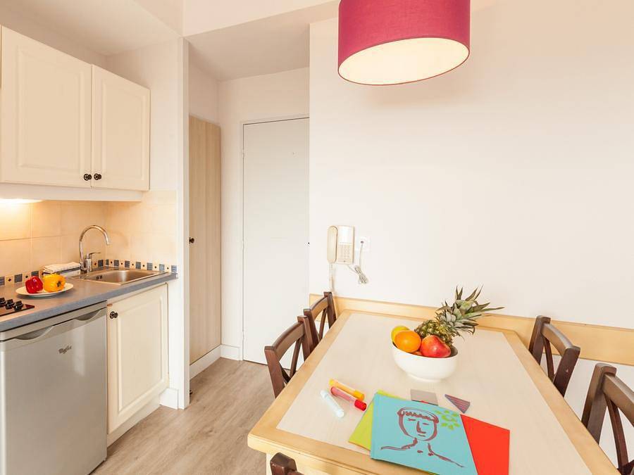 Pierre & Vacances Résidence La Pinède - Apartment 4 persons - - 1 bedroom - Terrace or Balcony - Garden view in Hyeres, Parc national Port-Cros